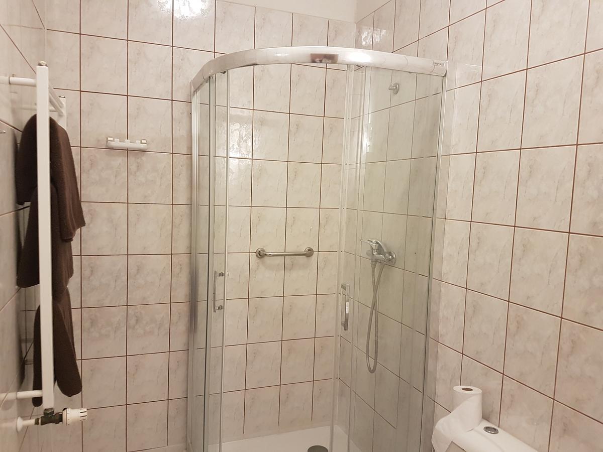 Chrobry Hotel Szprotawa Buitenkant foto