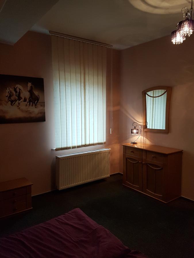 Chrobry Hotel Szprotawa Buitenkant foto
