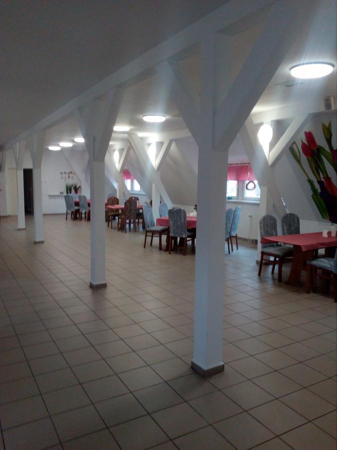 Chrobry Hotel Szprotawa Buitenkant foto