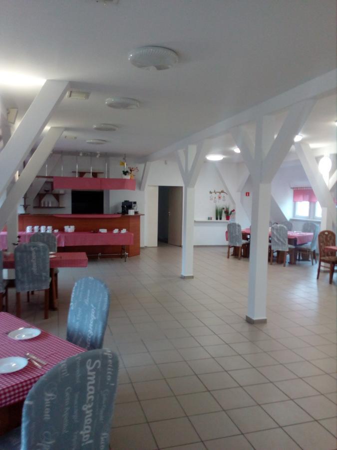 Chrobry Hotel Szprotawa Buitenkant foto